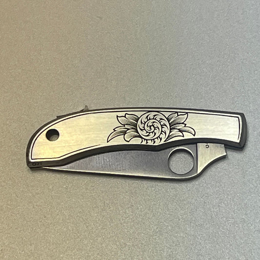 Hand-engraved Spyderco Pocket Knife - Honeybee size