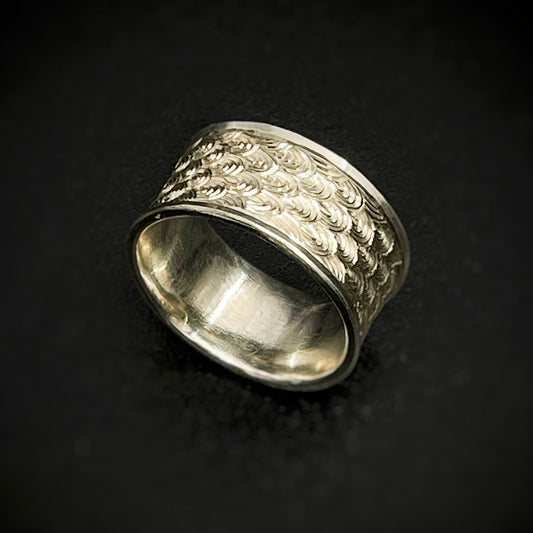 Wide Scalloped Ring Band